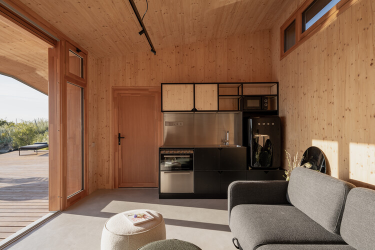 CLT House / Hello Wood - Фотография интерьера, окна, балка