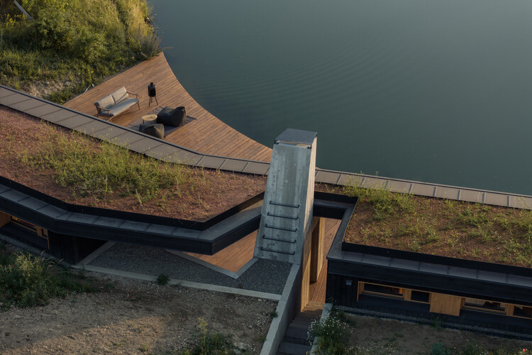 CLT House / Hello Wood - Фотография экстерьера, перила, побережье