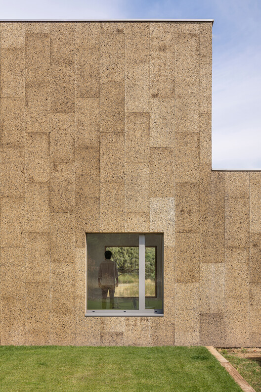EÑE House / Estudio Albar - Фасадная фотография, Кирпич, Фасад
