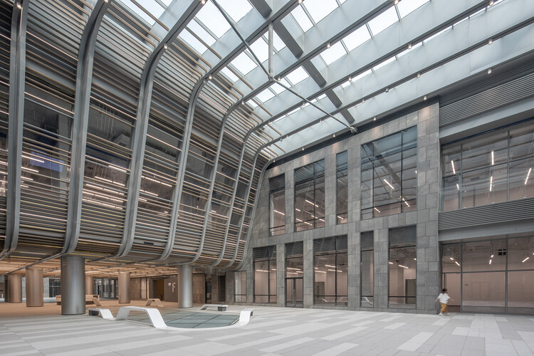 Beijing Poly Plaza / Kokaistudios – Фотография интерьера, балка