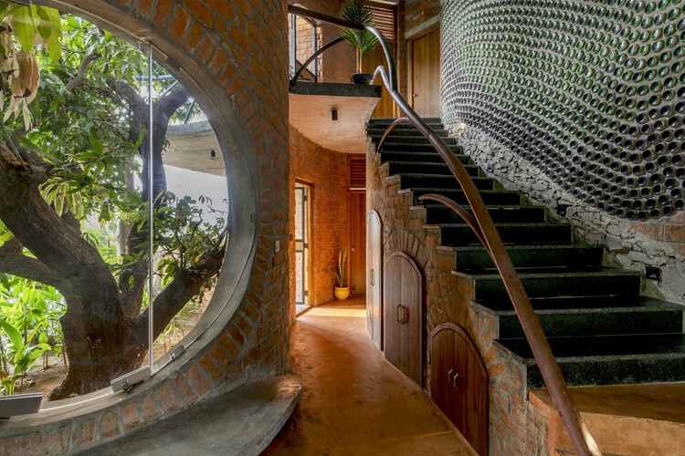 Asmalay House / Размытие границ - Фотография интерьера, лестница, перила