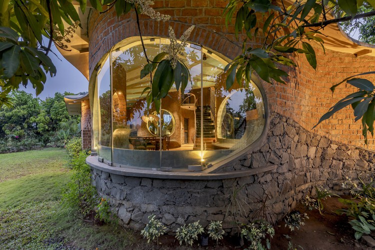 Asmalay House / Размытие границ - Экстерьерная фотография, Сад