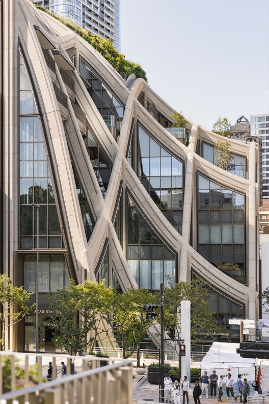 Azabudai Hills / Heatherwick Studio - Фотография экстерьера, фасад, окна