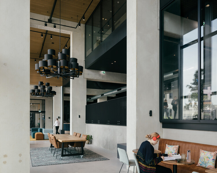Студенческий опыт Minervahaven / VURB Architects — Фотография интерьера, стул