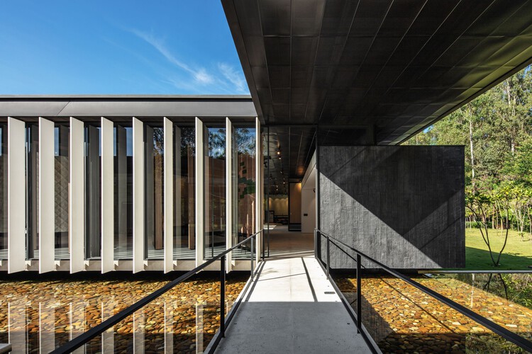 Павильон Кастелатто / Biselli Katchborian Arquitetos Associados - Фотография экстерьера, фасад, перила