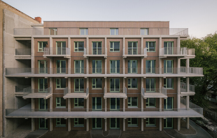 Element & Lingot Building / Studio Loes - Фотография экстерьера, окна, балкон