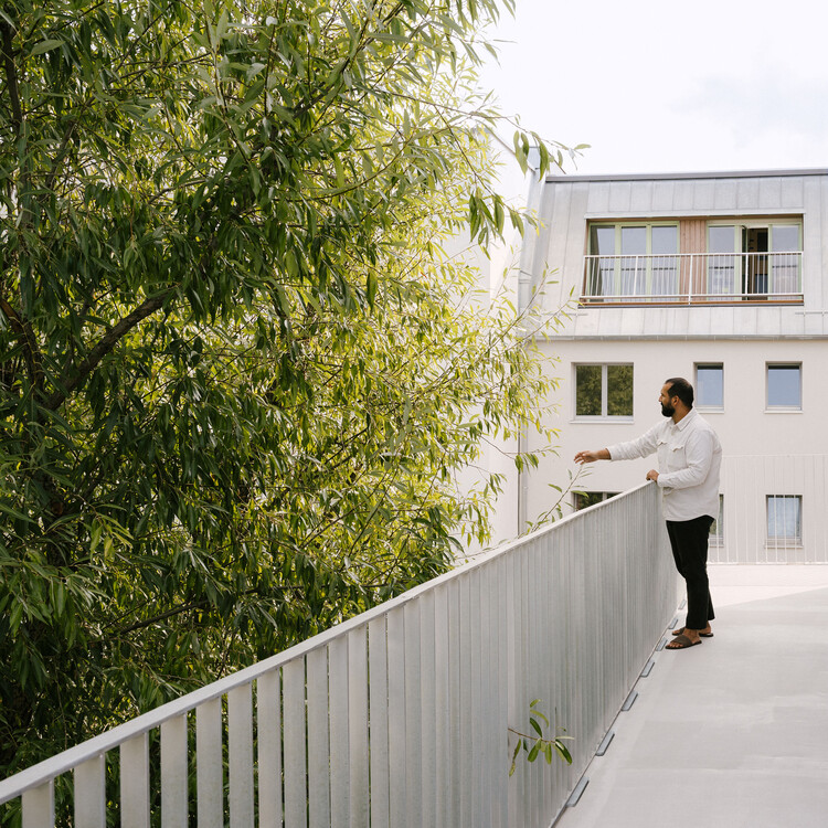 Element & Lingot Building / Studio Loes - Фотография экстерьера, окна, перила