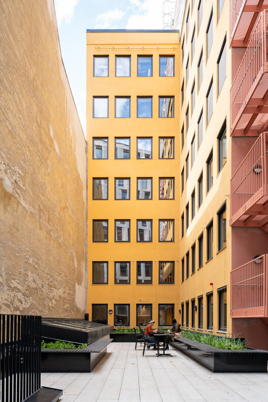 Офисное и коворкинговое здание KA13 / Mad arkitekter - Фотография интерьера, окон, фасада