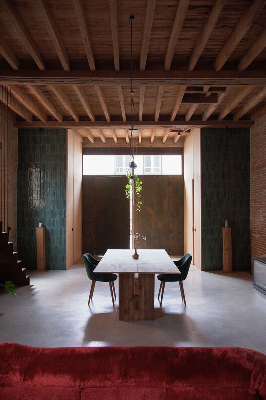 Casa Descadrell / SYMBIOSE Architecture & Design - Фотография интерьера, Столовая, Стол, Балка