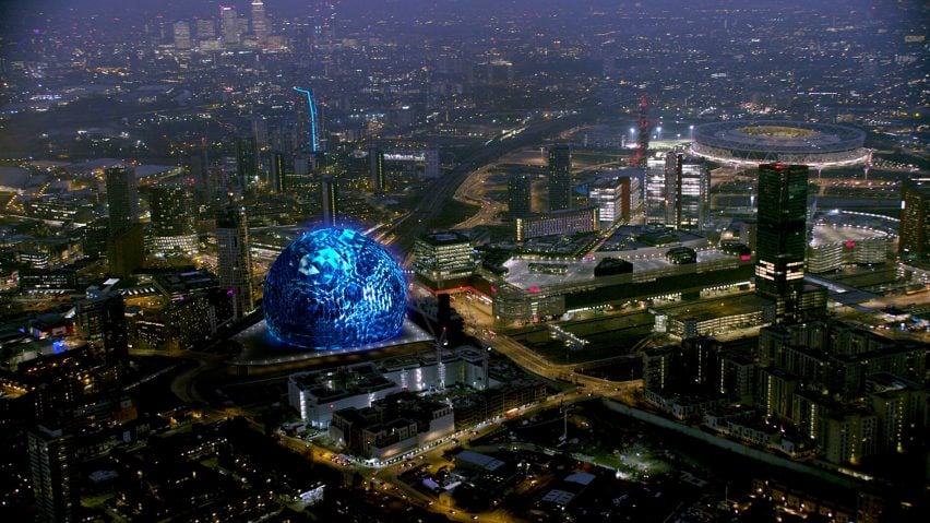 Многолюдное заведение MSG Sphere в Лондоне