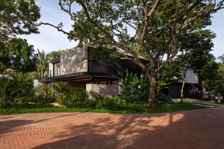 Floresta House / DB Estudio de Arquitectura - Фотография экстерьера, окна