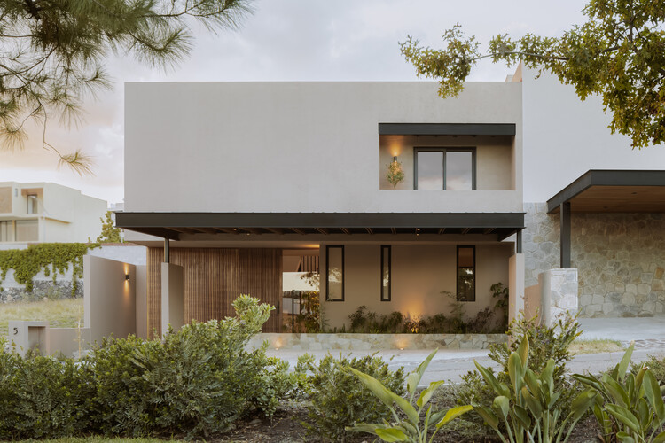 Дом Cantera 5 / Toru Arquitectos - Фотография экстерьера, окна, фасад