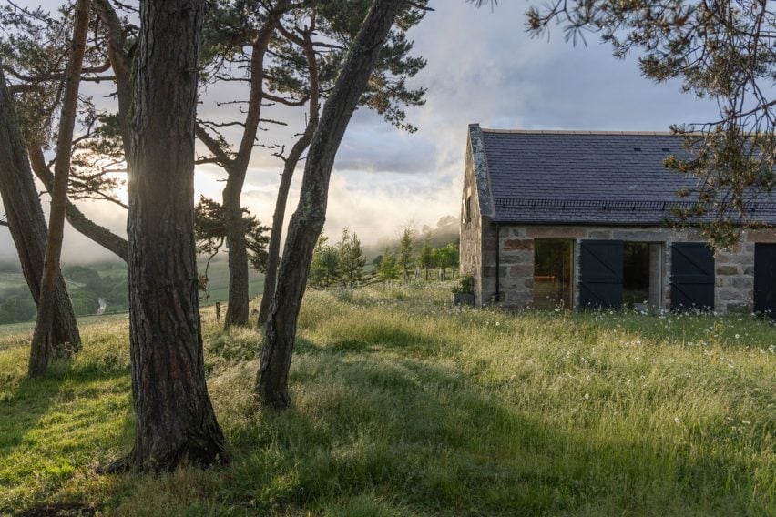 Коллекция зданий Moxon Architects в высокогорном Абердиншире.