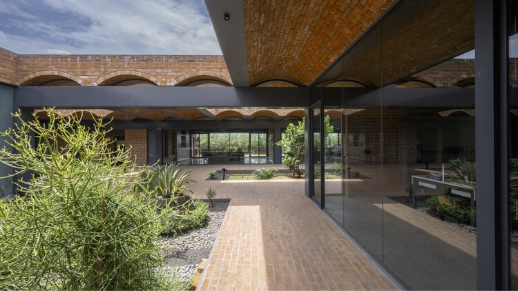 Офис завода металлических сильфонов / KSM Architecture - Фотография интерьера, фасада