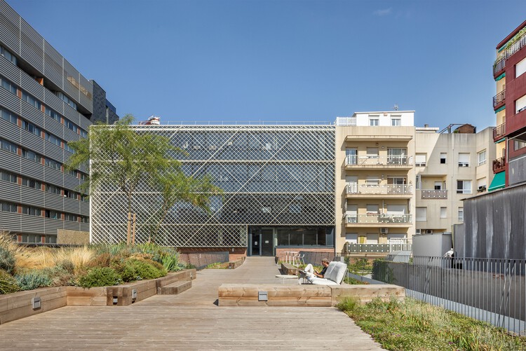 Офисы KNEM / b720 Fermín Vázquez Arquitectos - Фотография экстерьера, окна, фасад