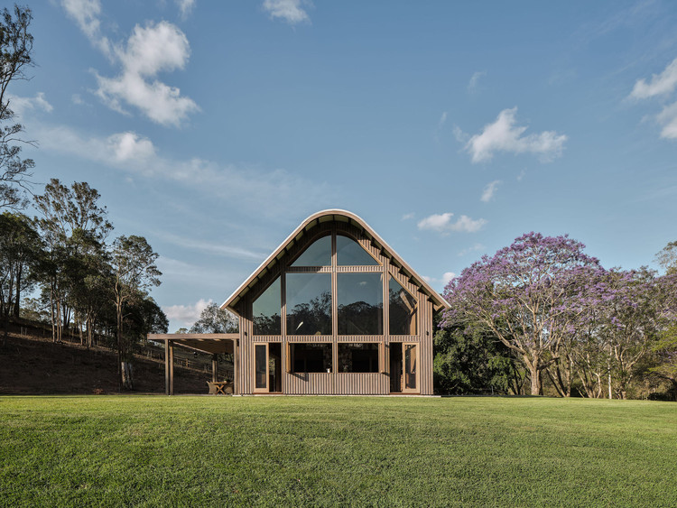 Дом-амбар / Paul Uhlmann Architects - Экстерьерная фотография, сад