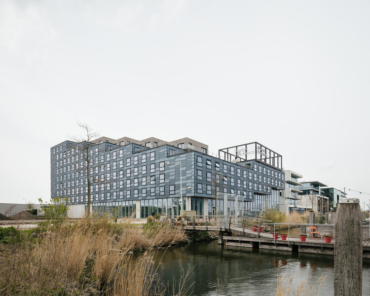 Студенческий опыт Minervahaven / VURB Architects — наружная фотография, набережная, фасад