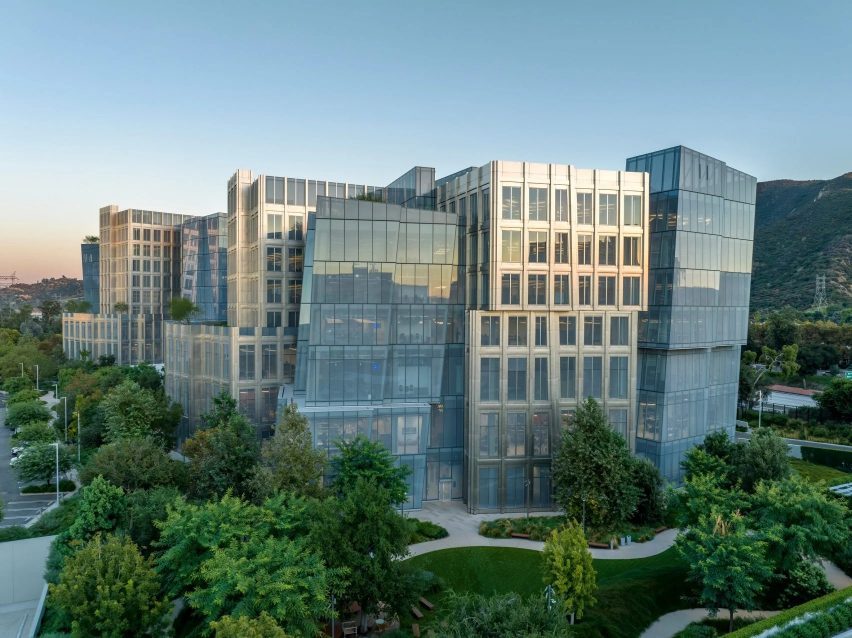 Расширение Warner Bros в Калифорнии от Gehry Partners