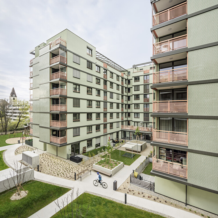 Жилье для родителей-одиночек / Clemens Kirsch Architektur - Фото экстерьера, окна, фасад