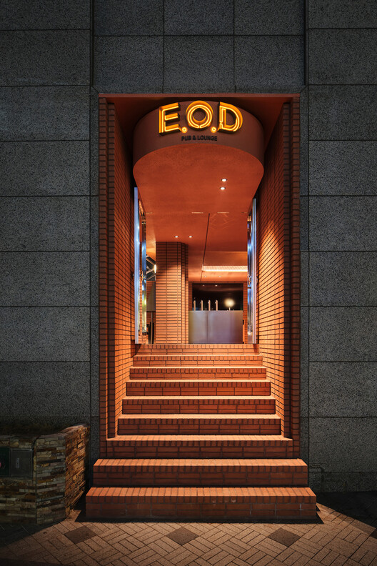 EOD Pub & Lounge / Studio Prepro - Фотография интерьера, лестницы, колонны