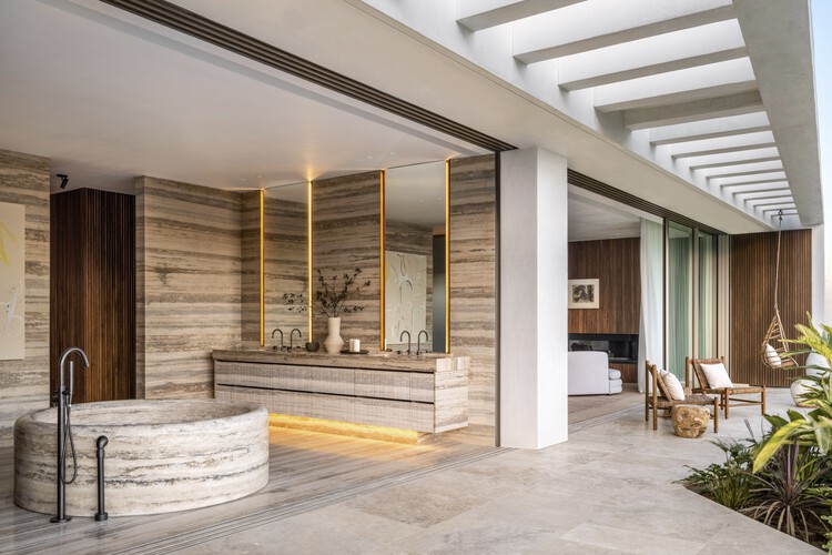 Stradella Ridge House / SAOTA - Фотография интерьера, Стул, Балка