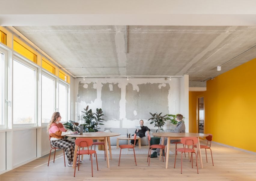 Гибкие рабочие места и помещения для встреч в HAUS 1 от MVRDV