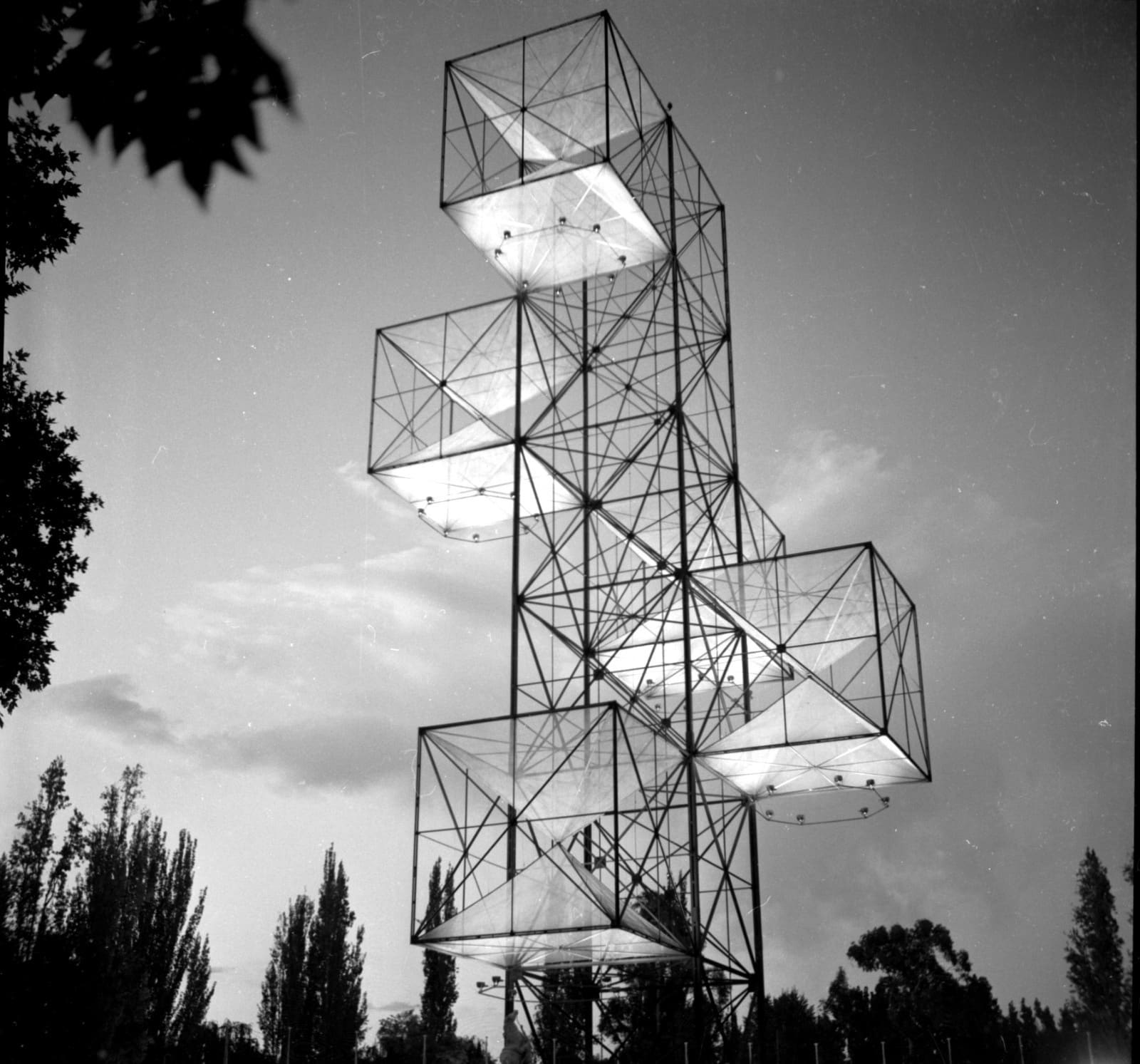 Создавая Америку: Самир Макариус и его фотографии с Ферии Америки в 1954 году в Мендосе.