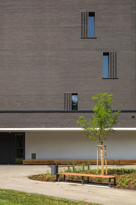 Здание семинара Университета Филиппа в Пилигримштайне, Марбург / Dichter Architekturgesellschaft - Фотография экстерьера, окна, фасад