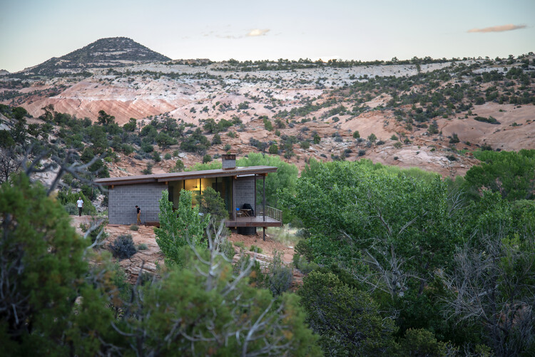 Escalante Retreat / Imbue Design - Фотография экстерьера, окна, лес