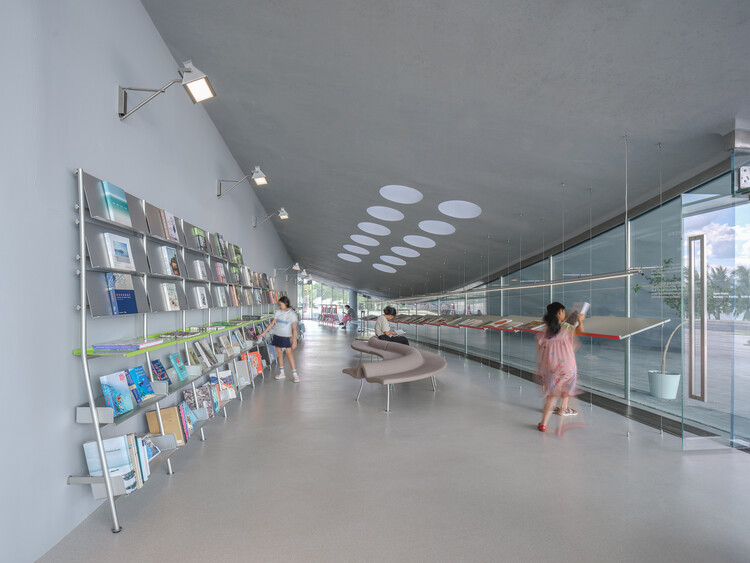 JUANZONG Books & Cafe / CASE PAVILION - Фотография интерьера, Стеллажи
