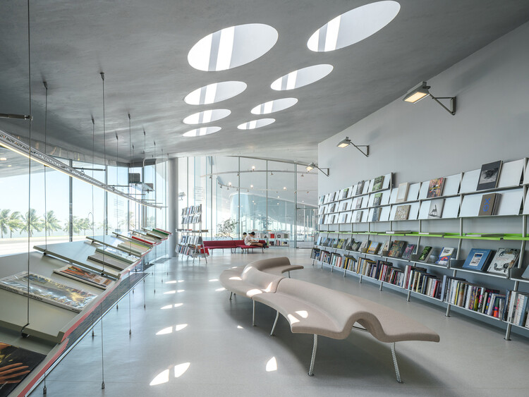 JUANZONG Books & Cafe / CASE PAVILION - Фотография интерьера, Стул
