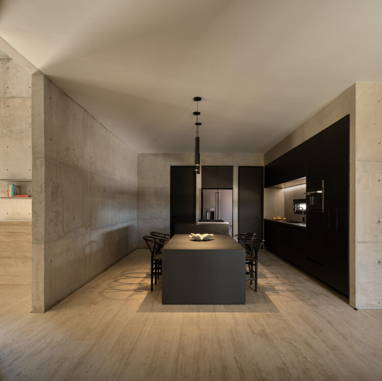 Дом Гомеса / Jorge Garibay Arquitectos - Фотография интерьера, кухни, стола