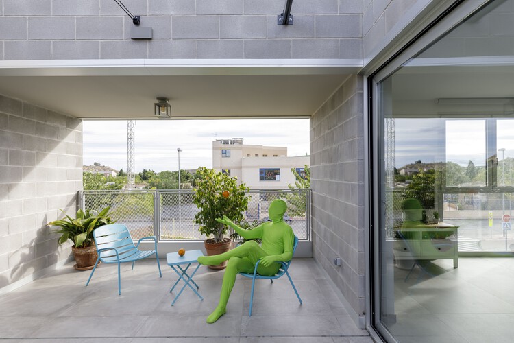 Muscles House / Impepinable Studio - Фотография интерьера, стул, окна