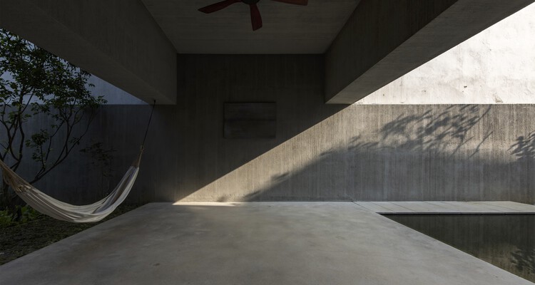 Nhà Hương House / HH Studio - Фотография интерьера, балка, перила