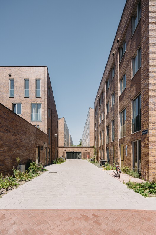 Slachthuisdistrict Haarlem Apartments / vanOmmeren-architecten - Фотография Экстерьера, Окна, Кирпич