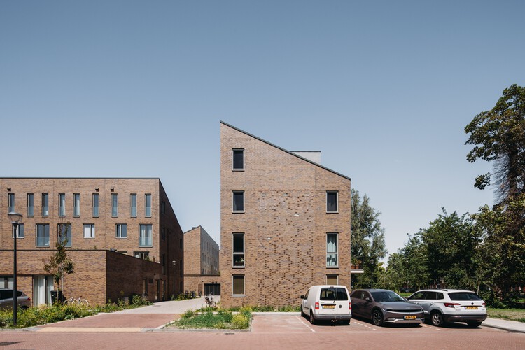 Slachthuisdistrict Haarlem Apartments / vanOmmeren-architecten - Фотография экстерьера, окна