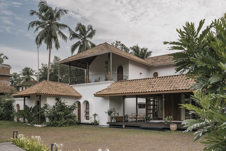 Lilly House / Aslam Sham Architects — фотография экстерьера, окна, фасад