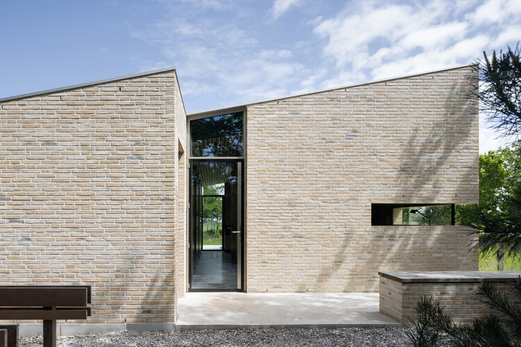 Ferskûle House / Denkkamer - Фотография Экстерьера, Кирпич, Окна, Фасад