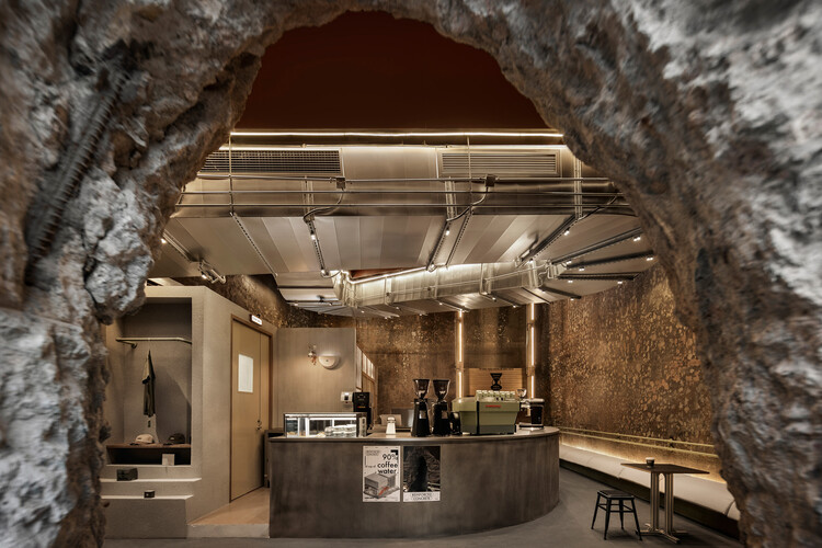 KUDDO Coffee / Xushi Design - Фотография интерьера, кухня, балка