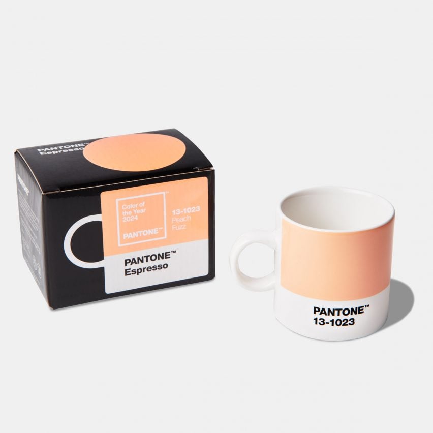 Кружка Pantone цвета Peach Fuzz
