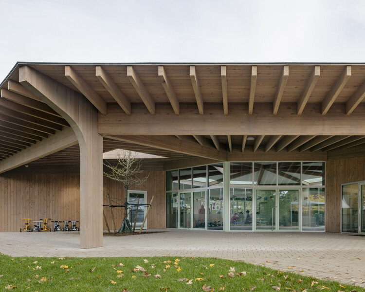 Детский сад Aartselaar / WE-S Architecten - Фотография экстерьера, балка