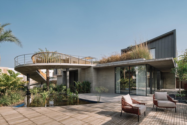 Link House / Openideas Architects - Экстерьерная фотография, фасад, окна