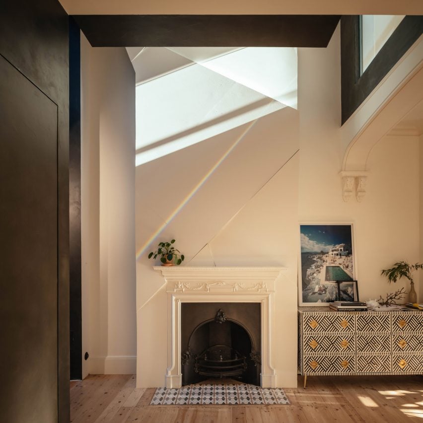 Гостиная Дома Стихий от Neil Dusheiko Architects