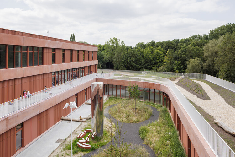 Детский кампус Theodoor / cuypers & Q Architecten - Фотография экстерьера, окна, сад