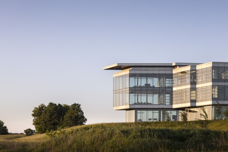 Офис Ascendium Education Group / Flad Architects - Фотография экстерьера, окна
