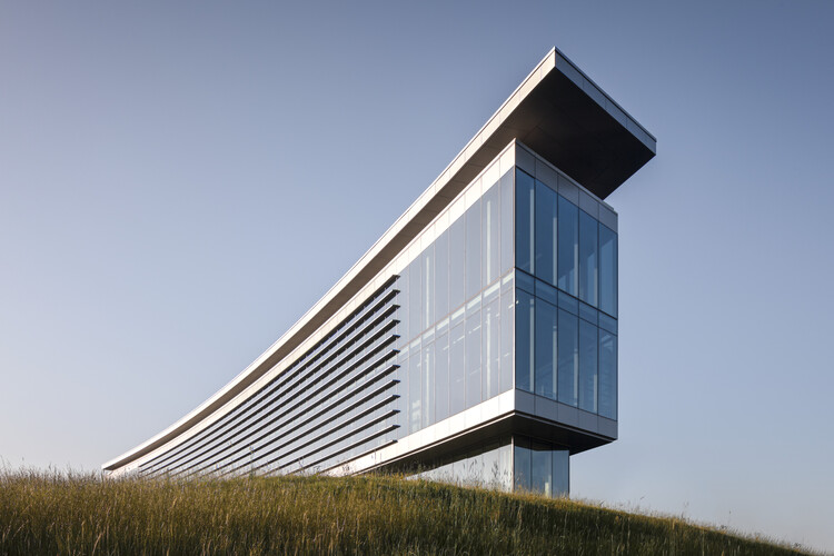 Штаб-квартира Ascendium Education Group / Flad Architects - Фотография экстерьера