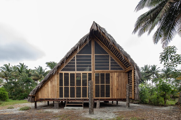 Toquilla House / Rama Estudio - Экстерьерная фотография, Лес