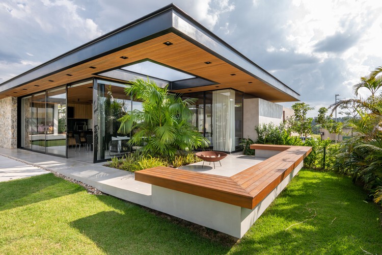 Дом Петруса / Sala Squadra Arquitetura & Interiores - Фотография экстерьера, окна, фасад