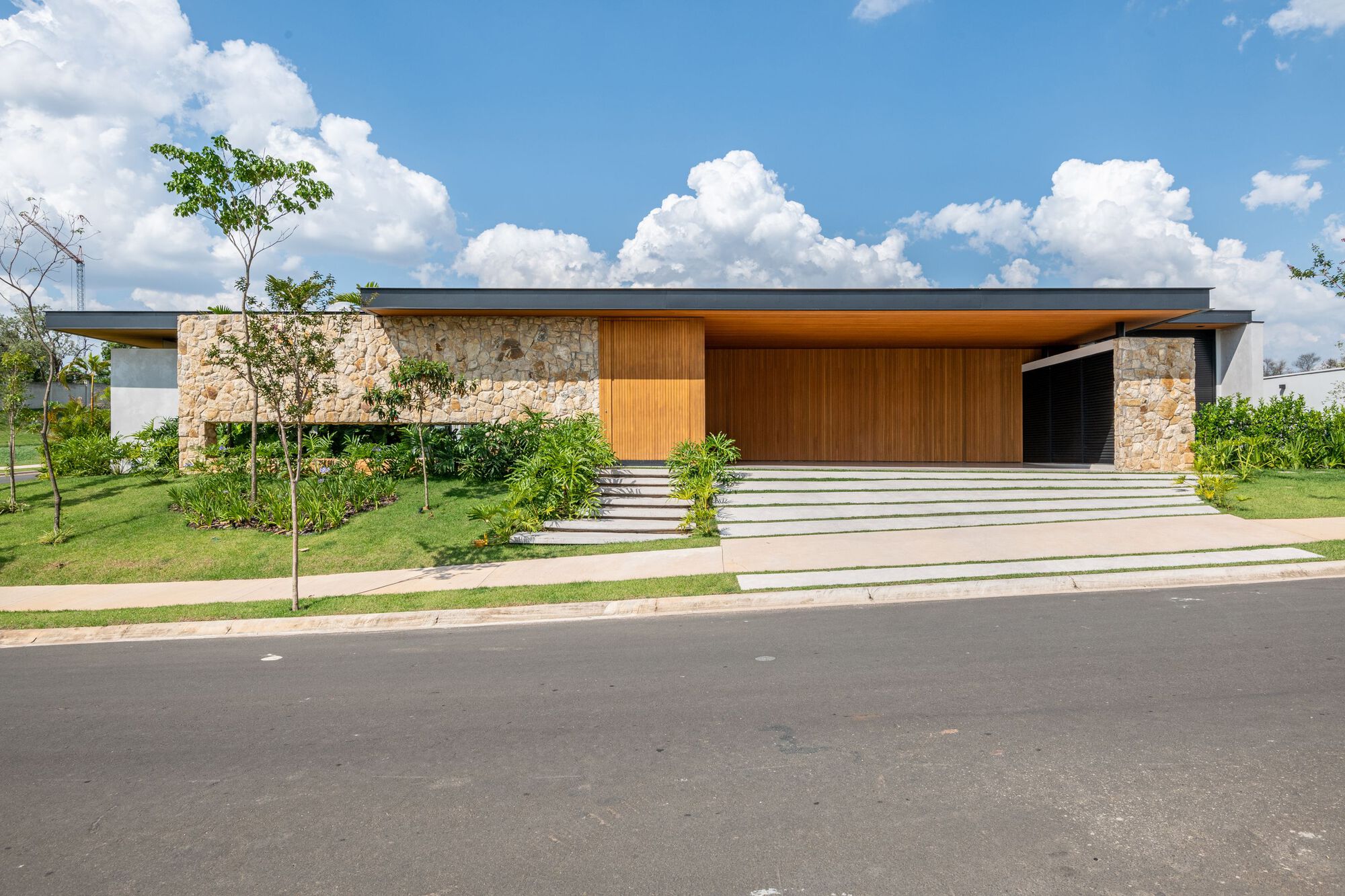 Дом Петруса / Sala Squadra Arquitetura & Interiores