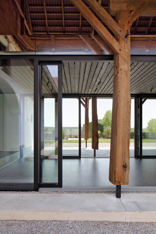 Hof B House / Moser and Hager Architekten - Фотография интерьера, балка